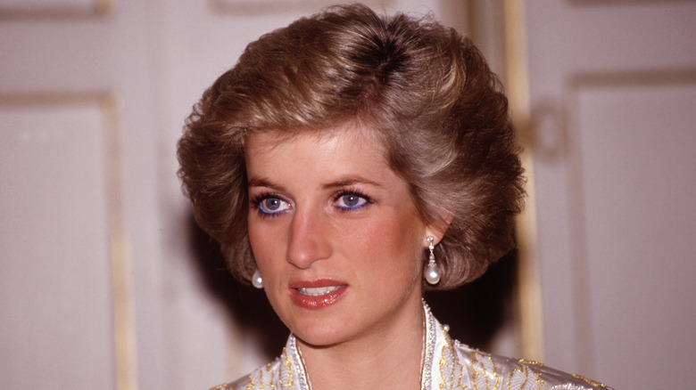 La princesse Diana posant