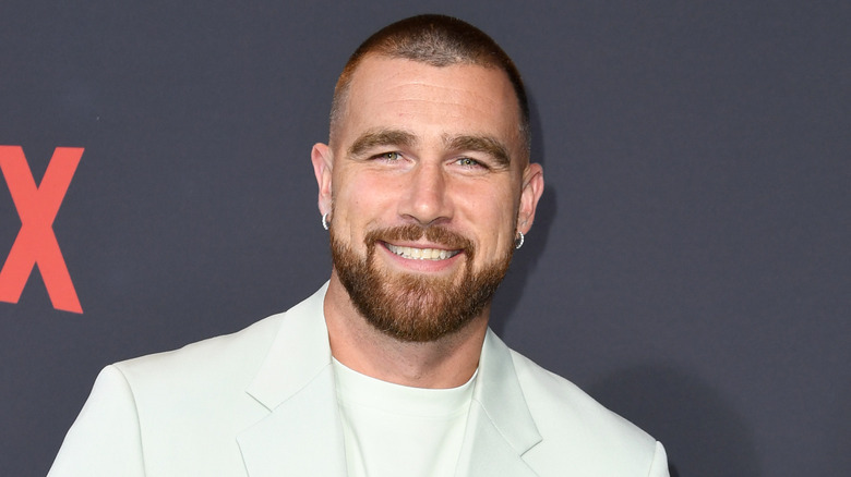 Travis Kelce souriant