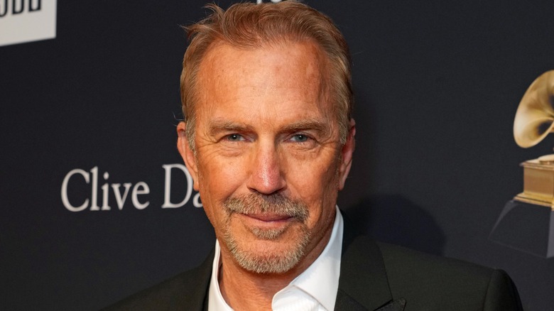 Kevin Costner souriant