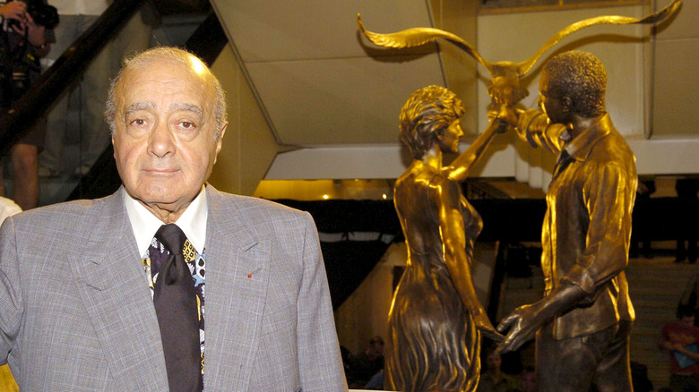 Statue en or de Mohamed Al-Fayed Harrods