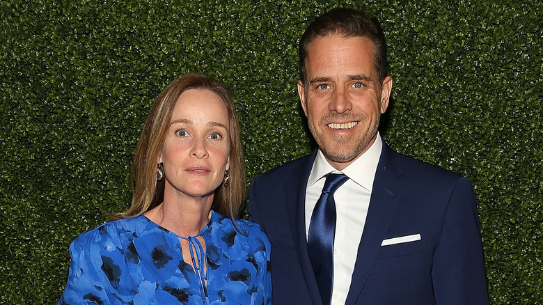 Hunter Biden et Kathleen Biden sur un tapis rouge