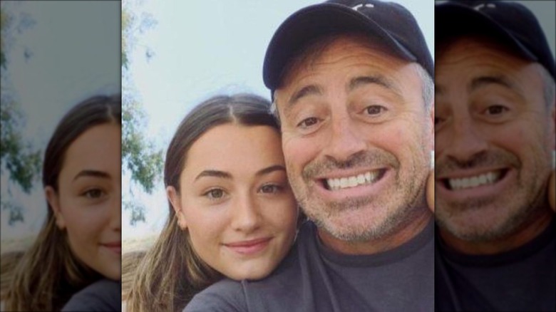 Marina et son père Matt LeBlanc sourient en gros plan