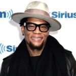 DL Hughley se souvient du doux geste de son ancien co-star Matthew Perry