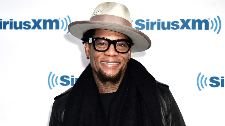 DL Hughley se souvient du doux geste de son ancien co-star Matthew Perry