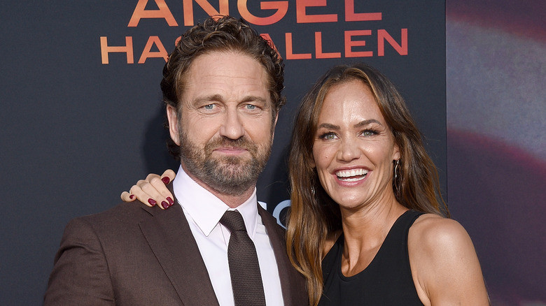 Gerard Butler sort-il toujours avec sa petite amie de longue date, Morgan Brown ?