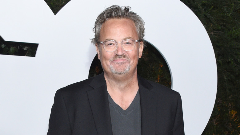 Le moment émouvant entre le père et le beau-père de Matthew Perry après la mort de l’acteur