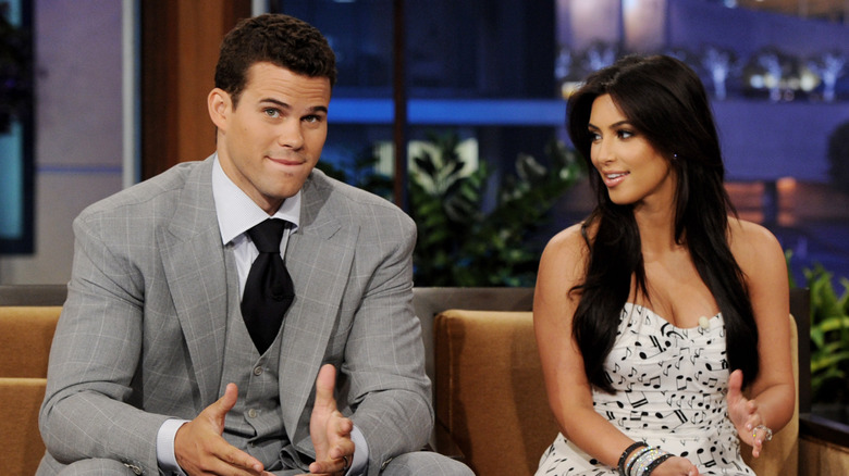 Kris Humphries et Kim Kardashian assis