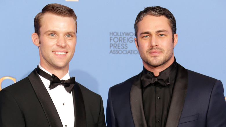 Taylor Kinney contre.  Jesse Spencer : Le Chicago Fire Hunk préféré des fans n’est pas surprenant