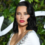 Voici à quoi ressemble Adriana Lima sans maquillage