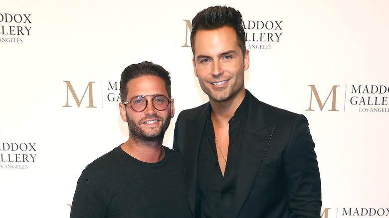 Josh Flagg, Bobby Boyd posant