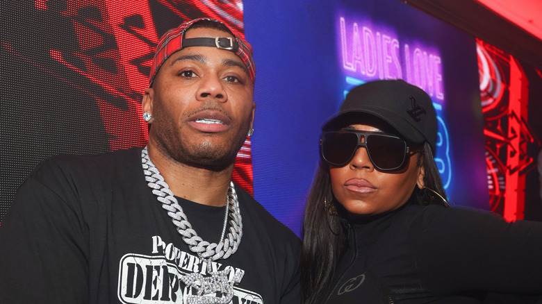 Nelly et Ashanti posant