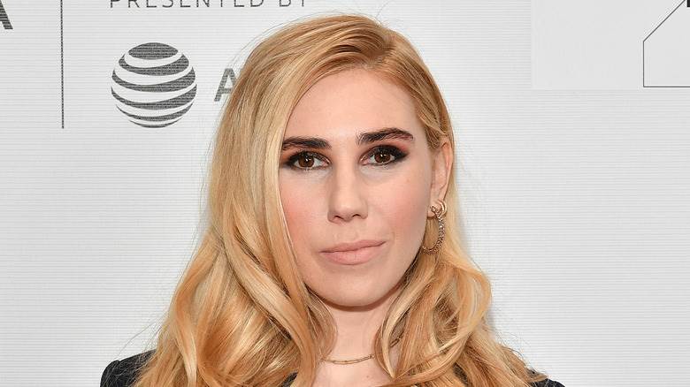 Zosia Mamet souriante