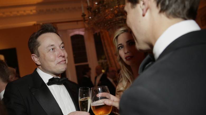 Le champagne d'Elon Musk et d'Ivanka Trump