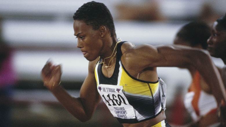 Marion Jones participant à une course en 1997