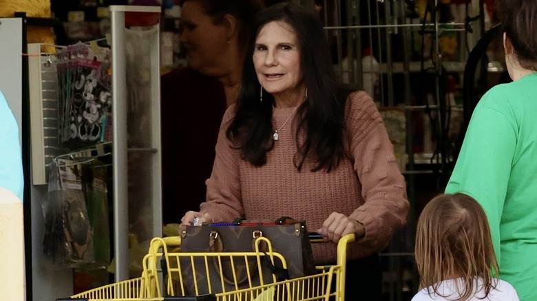 Lynne Spears fait du shopping