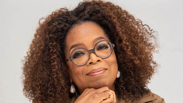 Oprah Winfrey posant