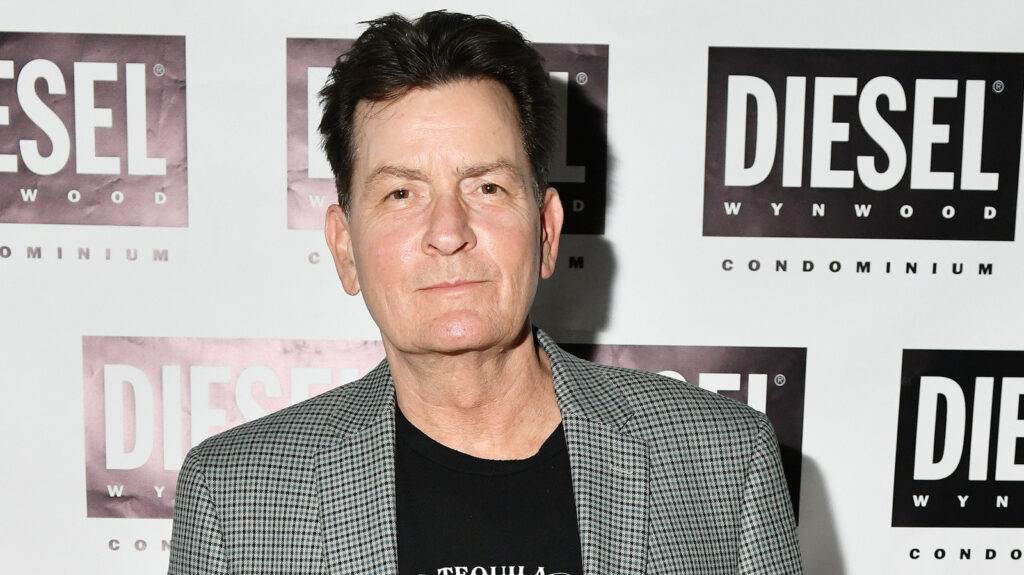 Voici combien Charlie Sheen paie à ses ex en pension alimentaire pour enfants