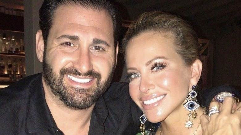 Dave Cantin et Dina Manzo sourient