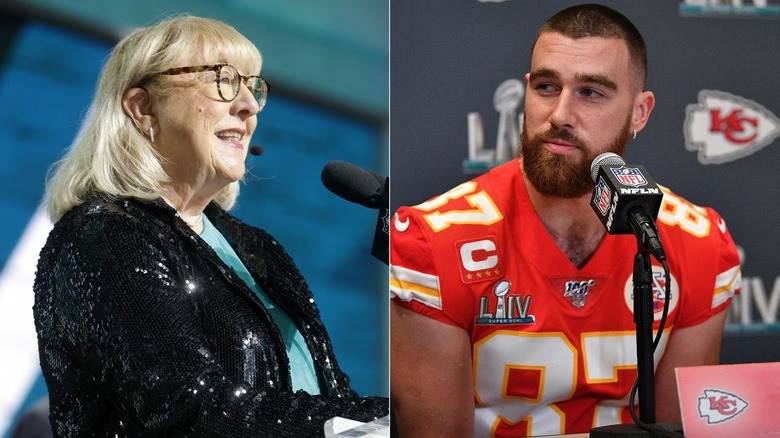 Donna Kelce s'exprimant sur le podium, Travis Kelce lors de la conférence de presse