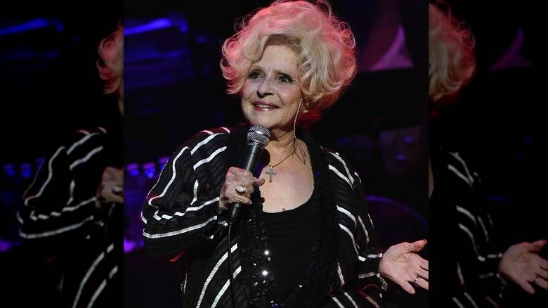 Brenda Lee en prestation en 2015