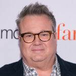 L’apparition d’Eric Stonestreet dans l’émission Bizarre Today fait tourner les têtes