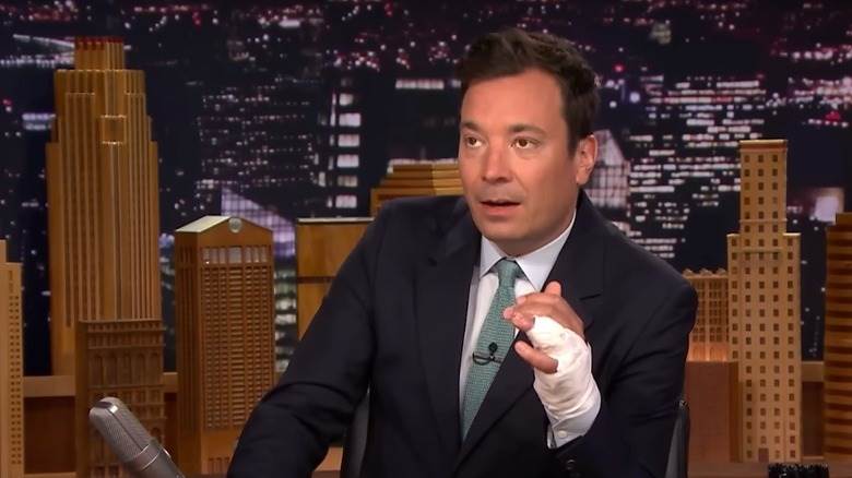 Jimmy Fallon et un doigt blessé