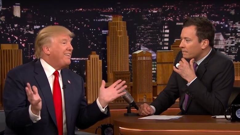 Donald Trump et Jimmy Fallon dans The Tonight Show