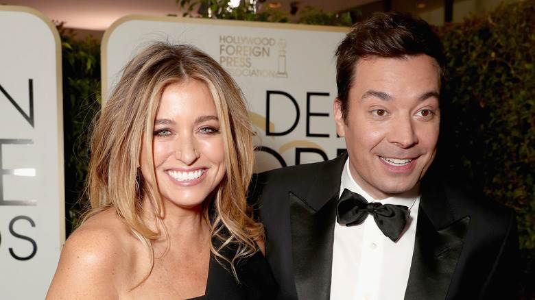 Nancy Juvonen et Jimmy Fallon souriants