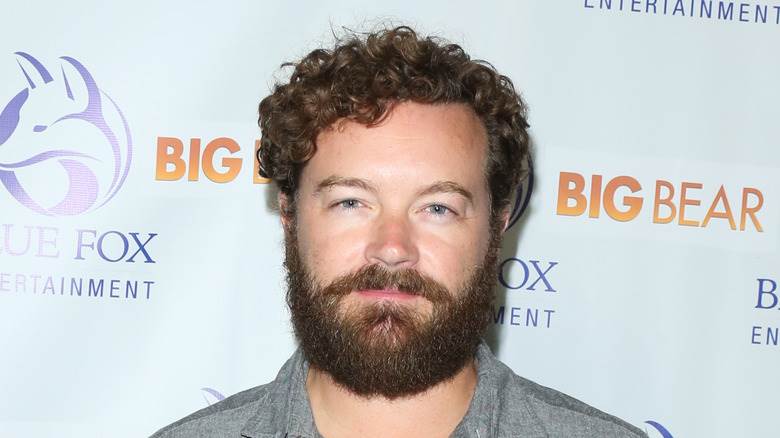 Danny Masterson avec une barbe débraillée