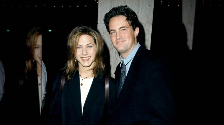 Jennifer Aniston et Matthew Perry posant