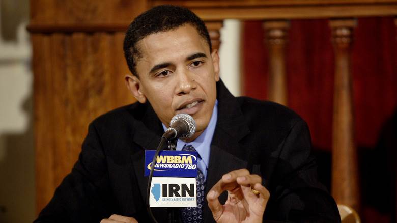 Barack Obama parle dans un micro