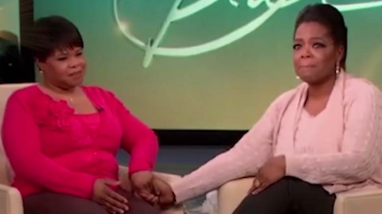 Oprah Winfrey et Patricia Lofton assises