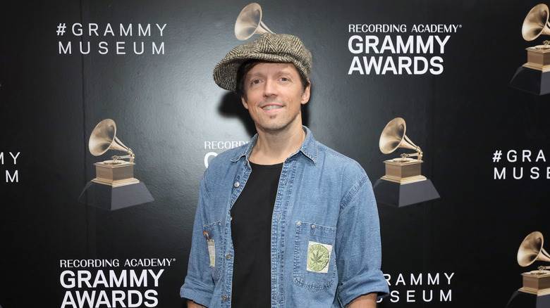 Jason Mraz souriant