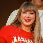 Taylor Swift se débarrasse des fans de la NFL qui la huent lors du match des Chiefs