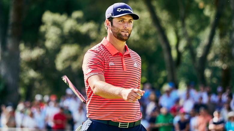 Jon Rahm devant une foule