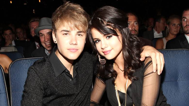 Justin Bieber embrasse Selena Gomez