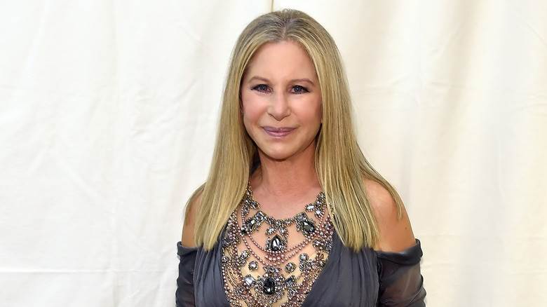 Barbra Streisand posant