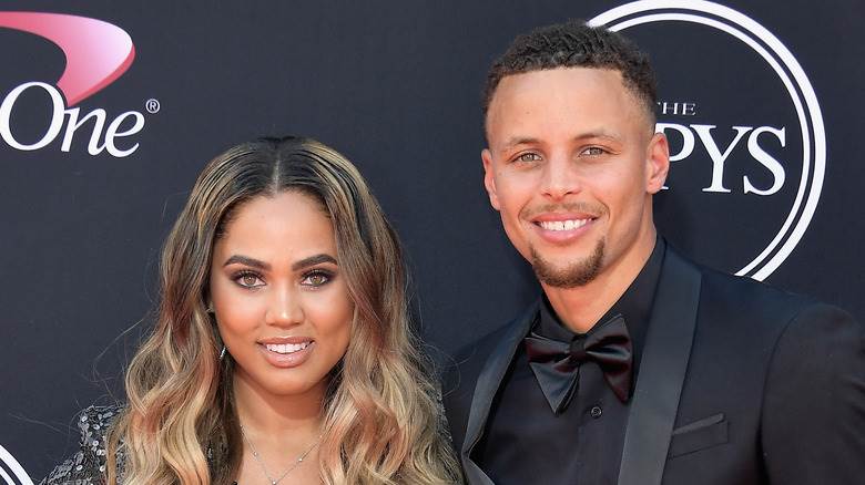 Ayesha et Stephen Curry souriants