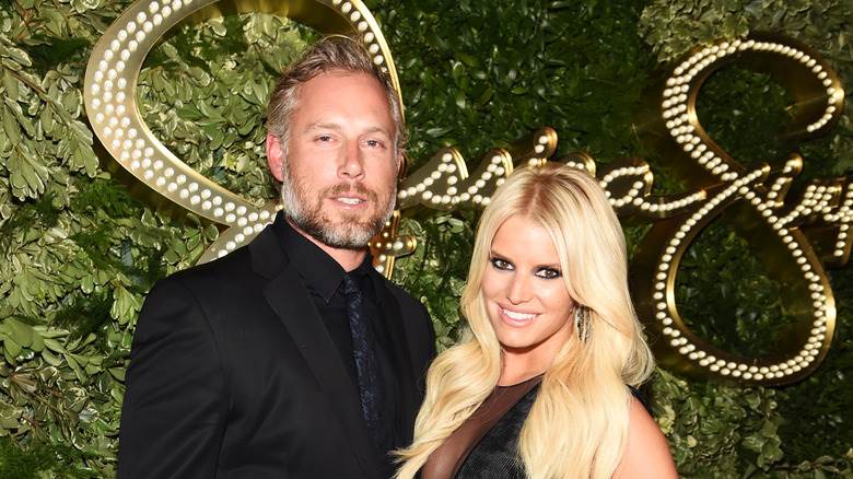 Jessica Simpson et Eric Johnson posant