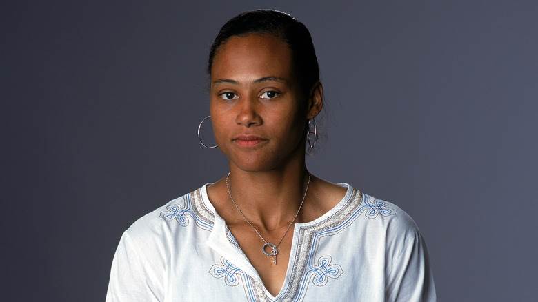 Marion Jones posant pour le portrait de l'équipe olympique