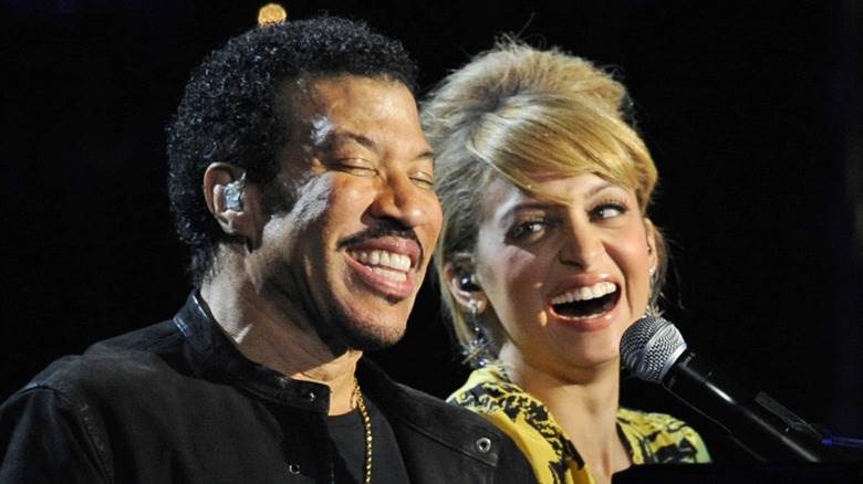 Lionel et Nicole Richie chantent