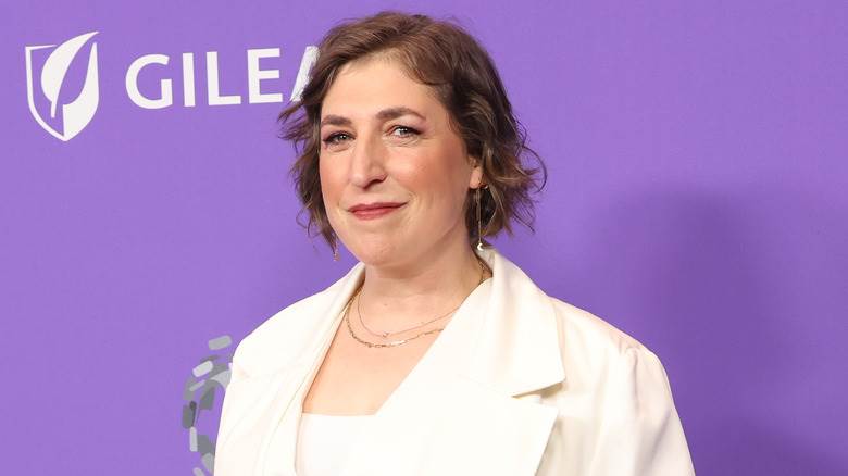 Mayim Bialik lors d'un événement Gilead en 2023