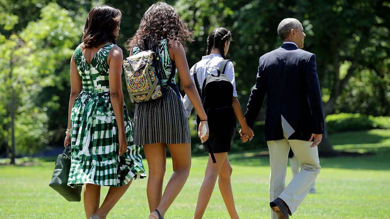 La famille Obama en marche