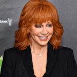 La co-star de The Voice, Reba McEntire, a une relation étroite avec le hors écran