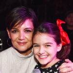 Suri Cruise a grandi et prend beaucoup soin de ses parents