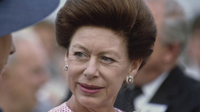 Princesse Margaret avec du rouge à lèvres rose