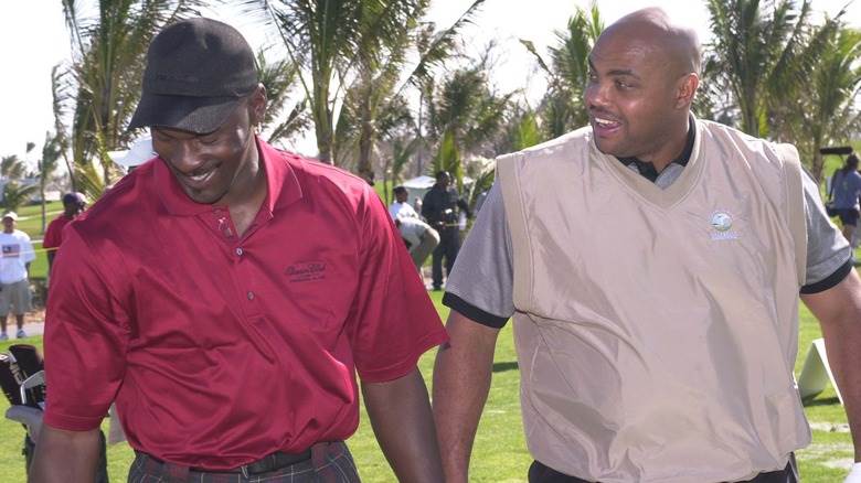 Michael Jordan et Charles Barkley rient