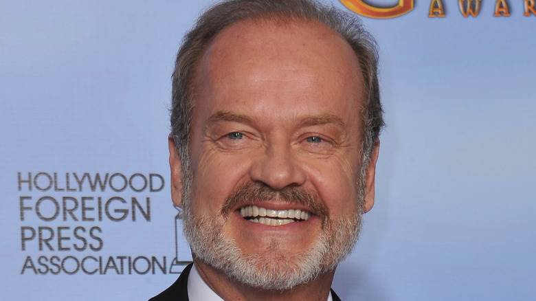 Kelsey Grammer posant pour les caméras