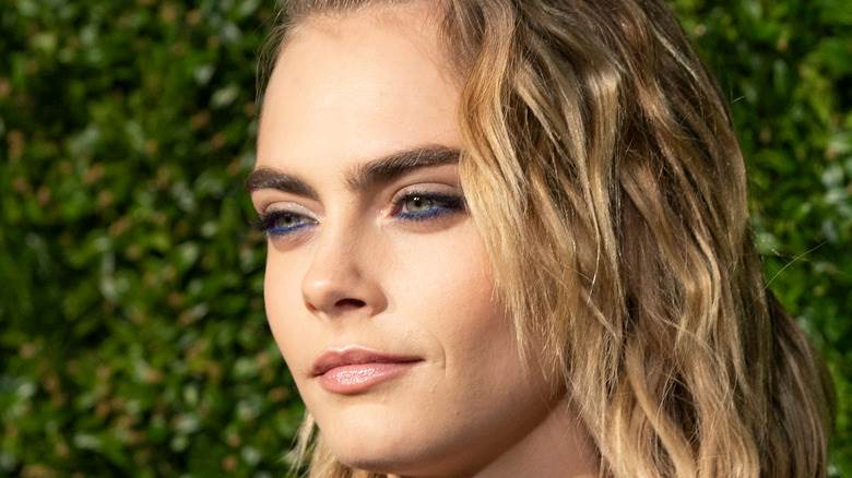 Cara Delevingne souriante