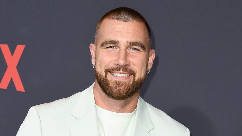 Travis Kelce souriant